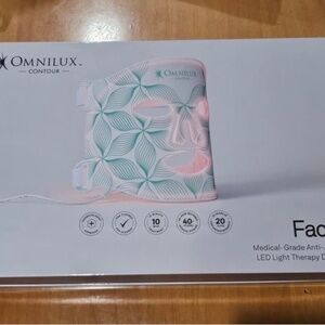 BRAND NEW** omnilux led mask